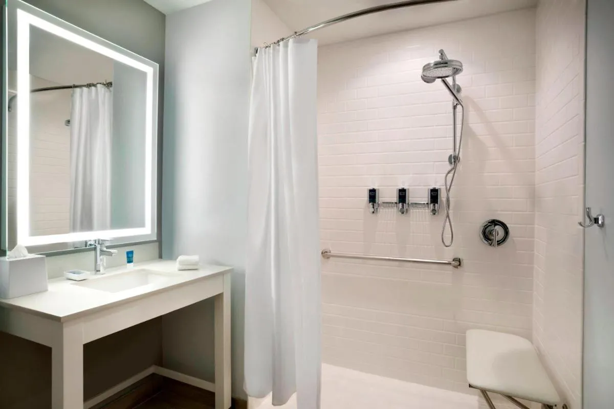 Image 2 of Four Points by Sheraton Miami Airport