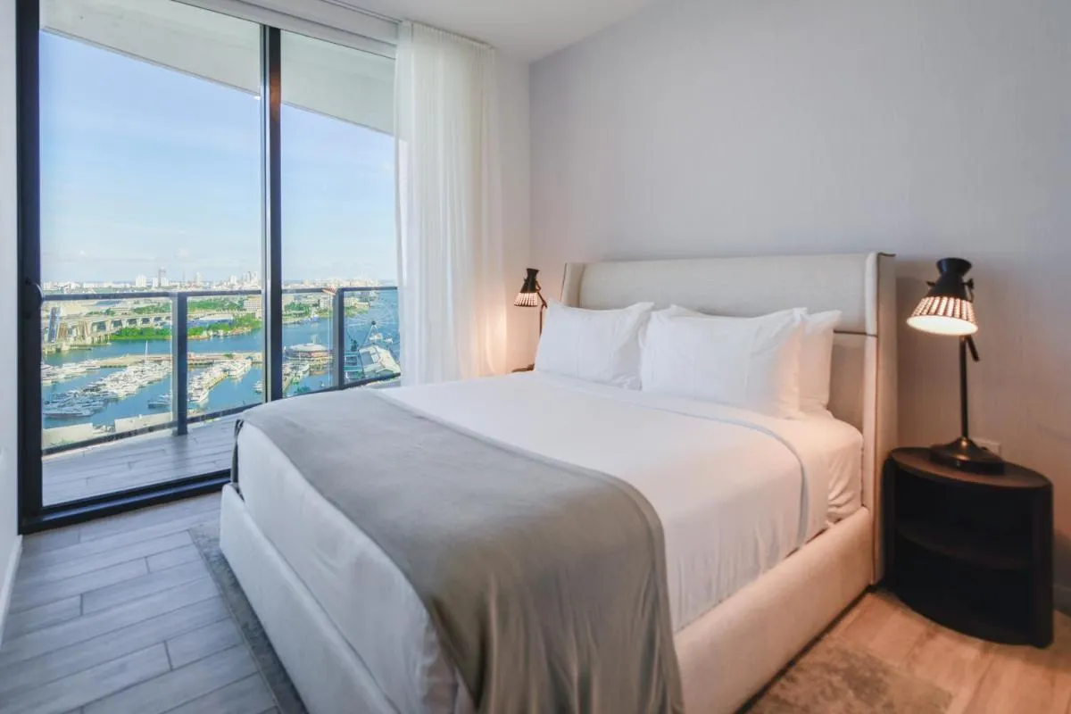 Image 2 of Front Row Bay Views from your Stylish & Modern Apt
