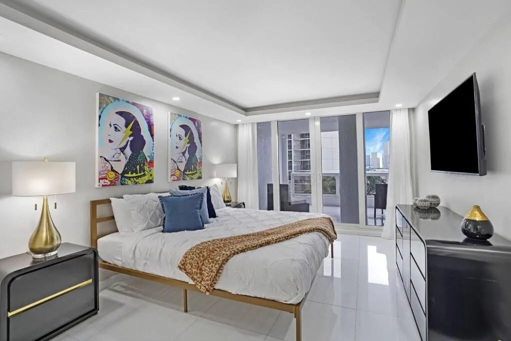 Image 5 of Funkin’ Fabulous! Water & City Views! 4BR