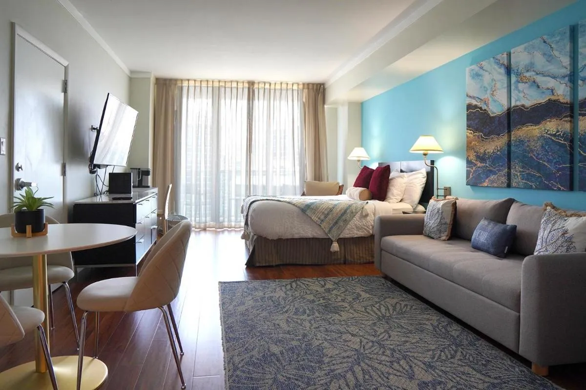 Image 5 of Glamorous Bay View Studio In The Heart Of Grove