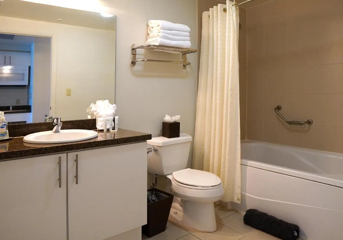Image 2 of Glamorous Bay View Studio In The Heart Of Grove