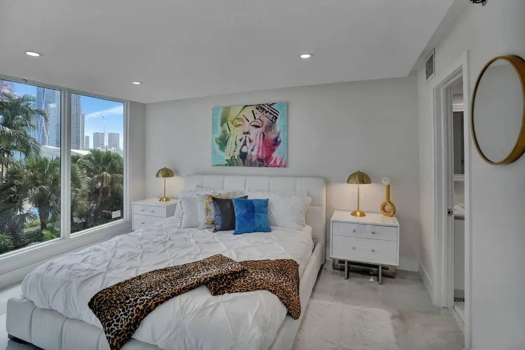 Image 1 of GoldDust – Water and City Views!