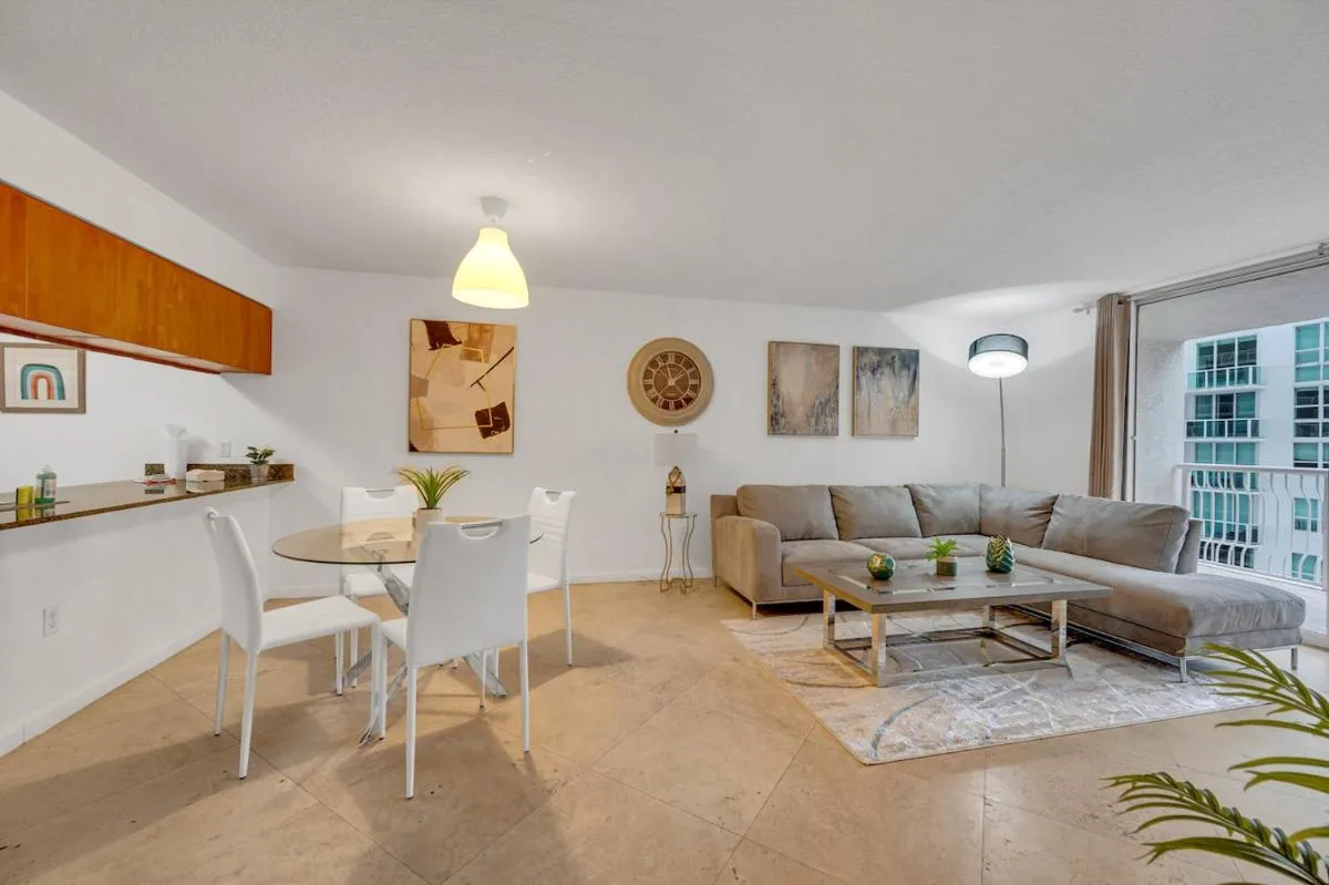 Image 3 of Gorgeous 1BR Condo Brickell-FreeParking