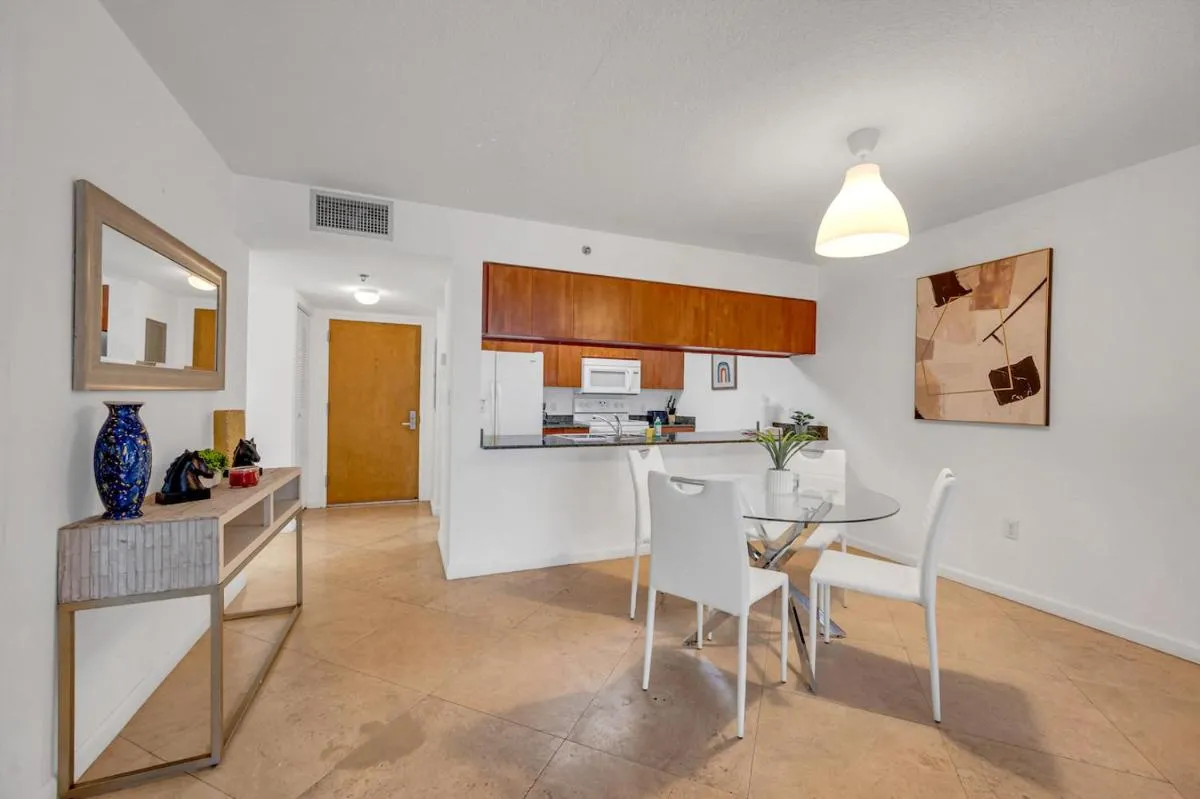 Image 6 of Gorgeous 1BR Condo Brickell-FreeParking
