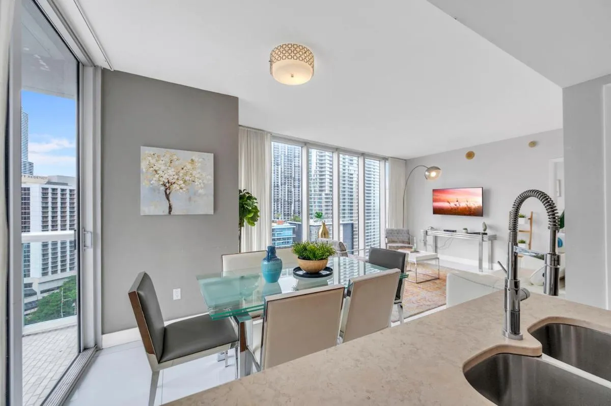 Image 3 of Gorgeous 2BR Icon Brickell-WaterViews-FREESPA