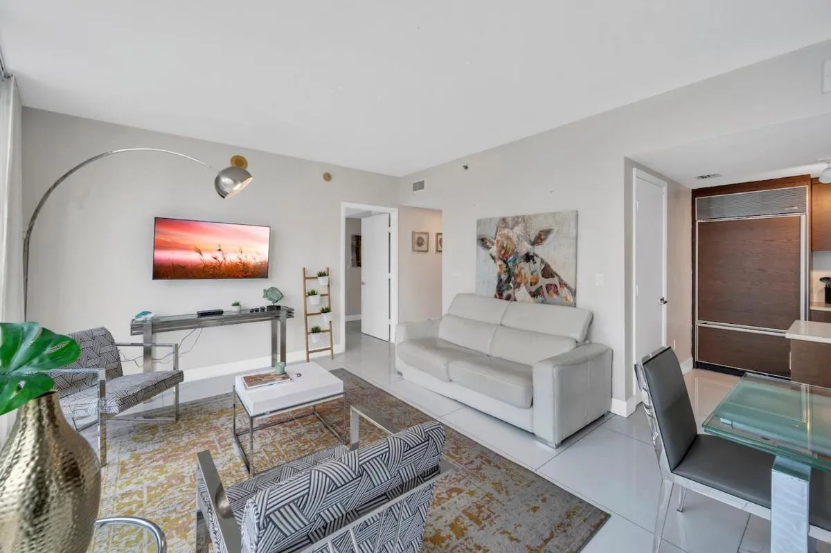 Image 6 of Gorgeous 2BR Icon Brickell-WaterViews-FREESPA