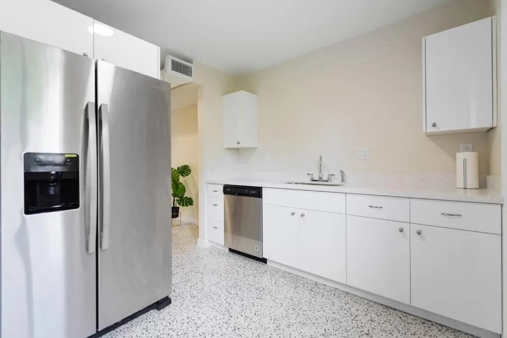 Image 3 of Gorgeous 2 BR Residence Close to Miami Beach 6