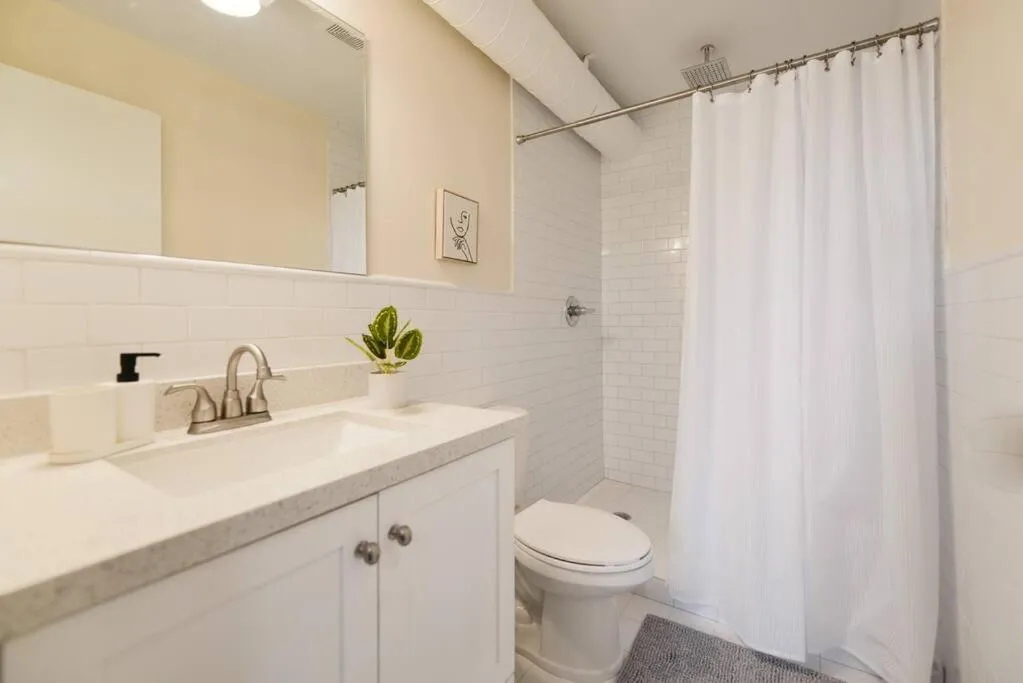 Image 2 of Gorgeous 2 BR Residence Close to Miami Beach 6
