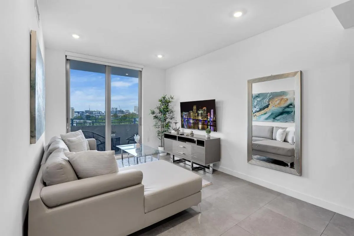 Image 5 of Gorgeous 3-Bed Retreat Mins from Bayside and Parking