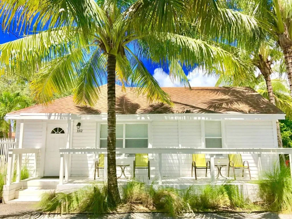 Image of Grove Bay Bungalow – 2/2 Gated Cottage-Walk to Bay