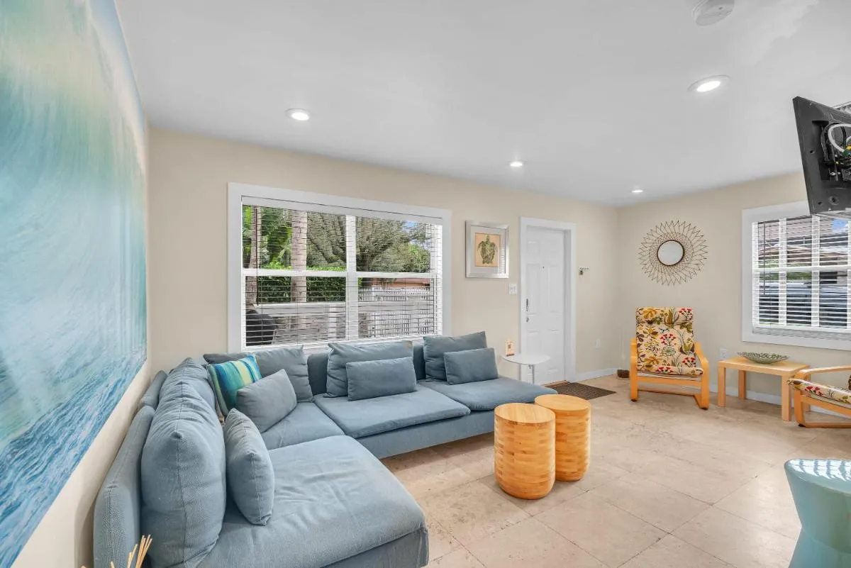 Image 4 of Grove Bay Bungalow – 2/2 Gated Cottage-Walk to Bay