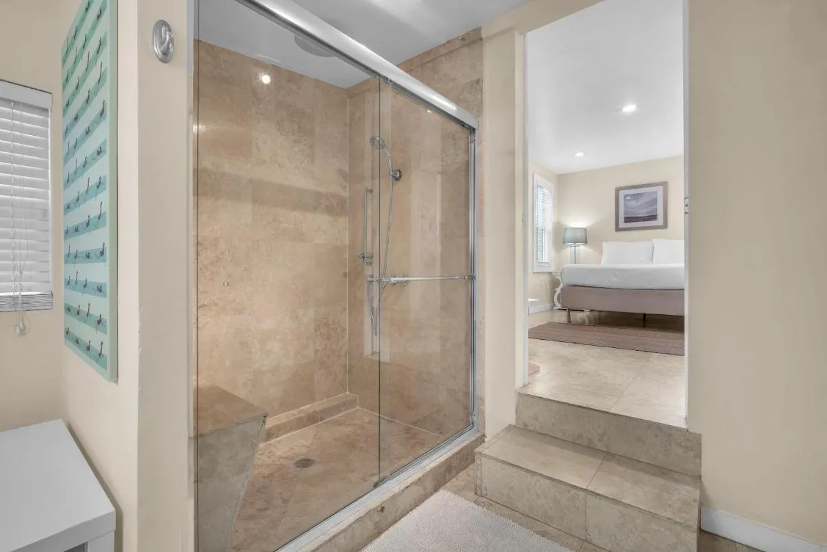 Image 2 of Grove Bay Bungalow – 2/2 Gated Cottage-Walk to Bay