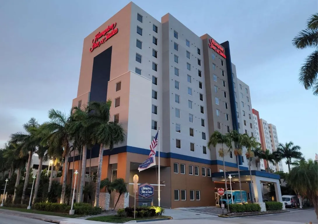 Image of Hampton Inn & Suites Miami Airport South/Blue Lagoon