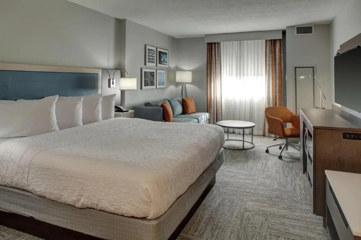 Image 1 of Hampton Inn & Suites Miami Airport South/Blue Lagoon