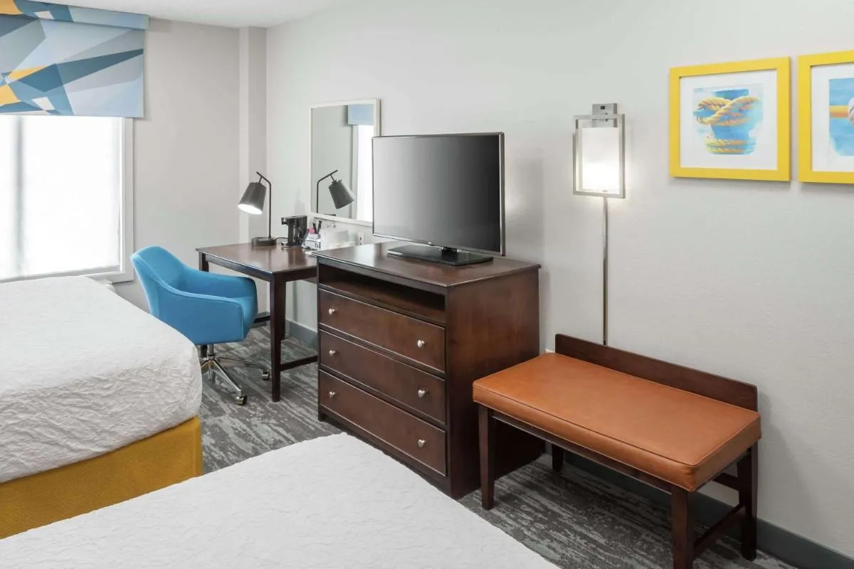 Image 1 of Hampton Inn & Suites Miami-Doral Dolphin Mall