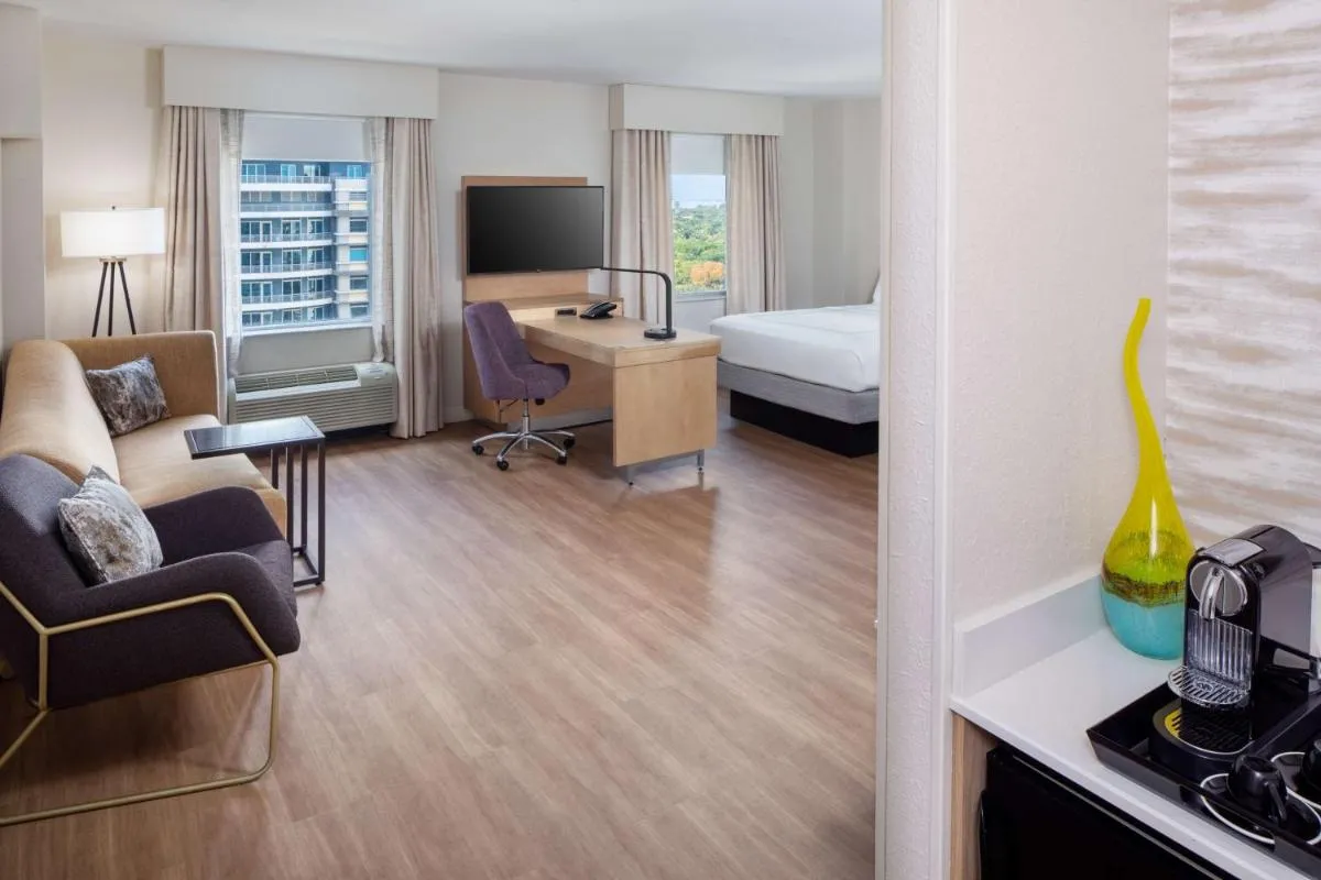 Image 1 of Hampton Inn & Suites by Hilton Miami Downtown/Brickell