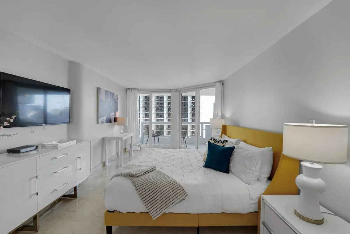 Image 1 of Hello Gorgeous! Water & City Skyline Views!