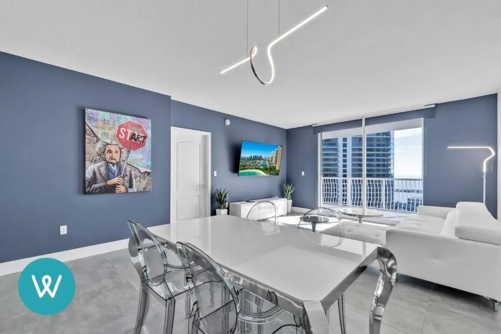 Image 4 of High-End Condo in Glamorous Brickell