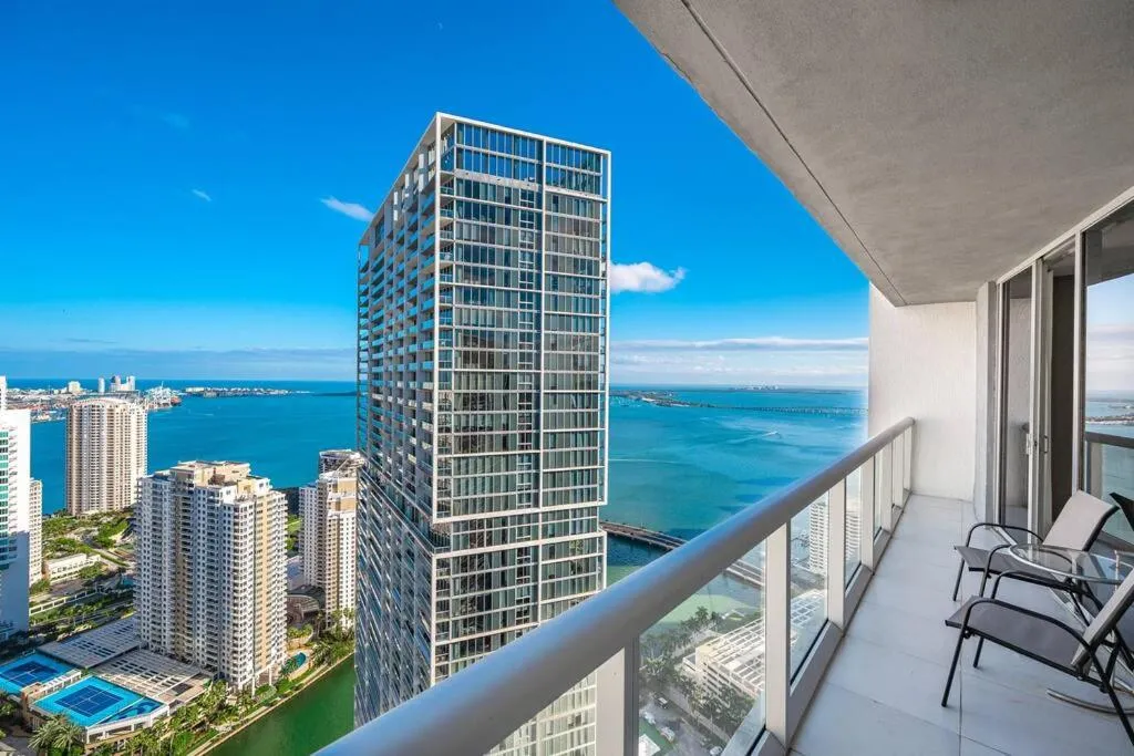 Image 6 of High Floor Icon Brickell Bay & Pool View 5 star SPA