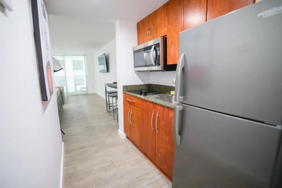 Image 4 of High Rise Brickell Modern Studio