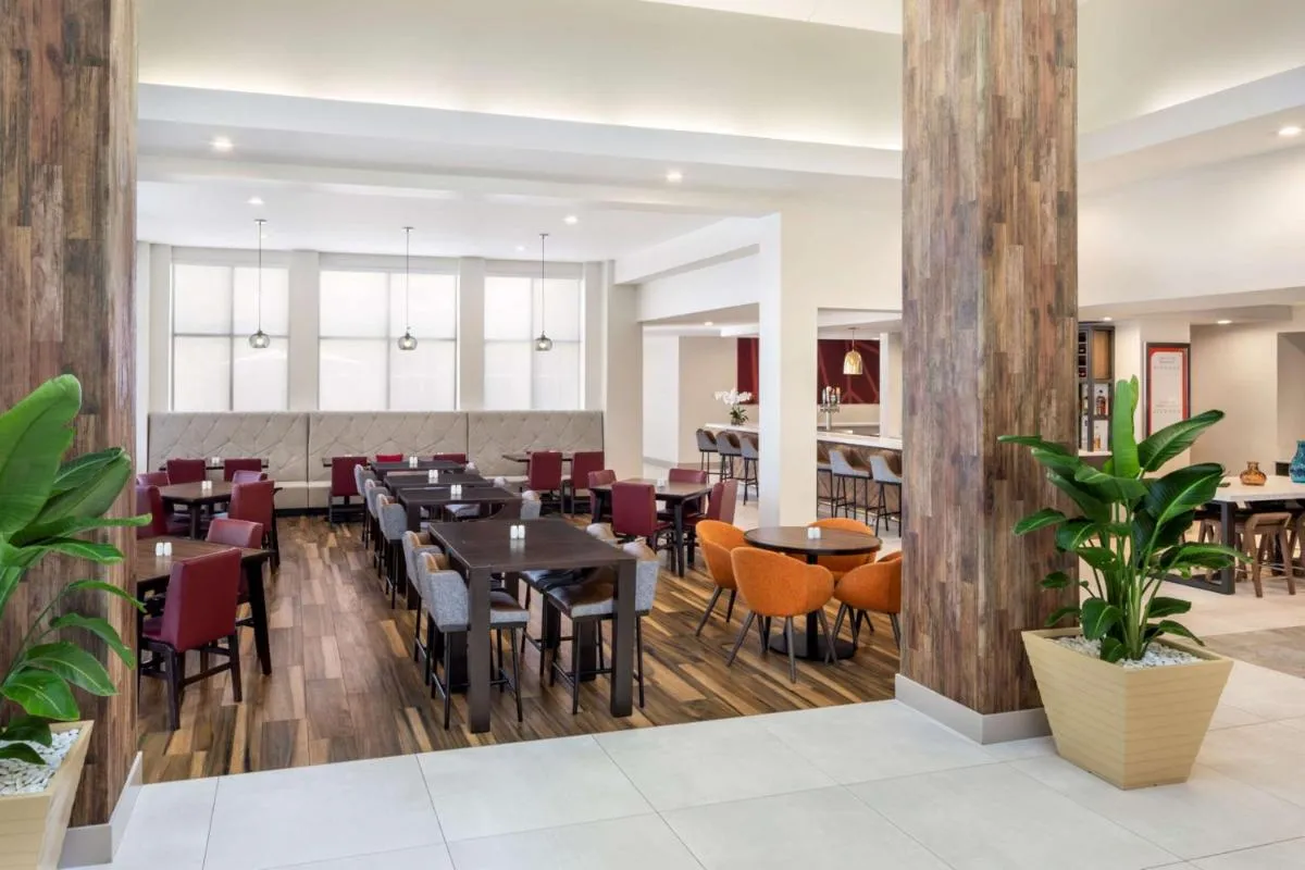 Image 4 of Hilton Garden Inn Miami Airport West