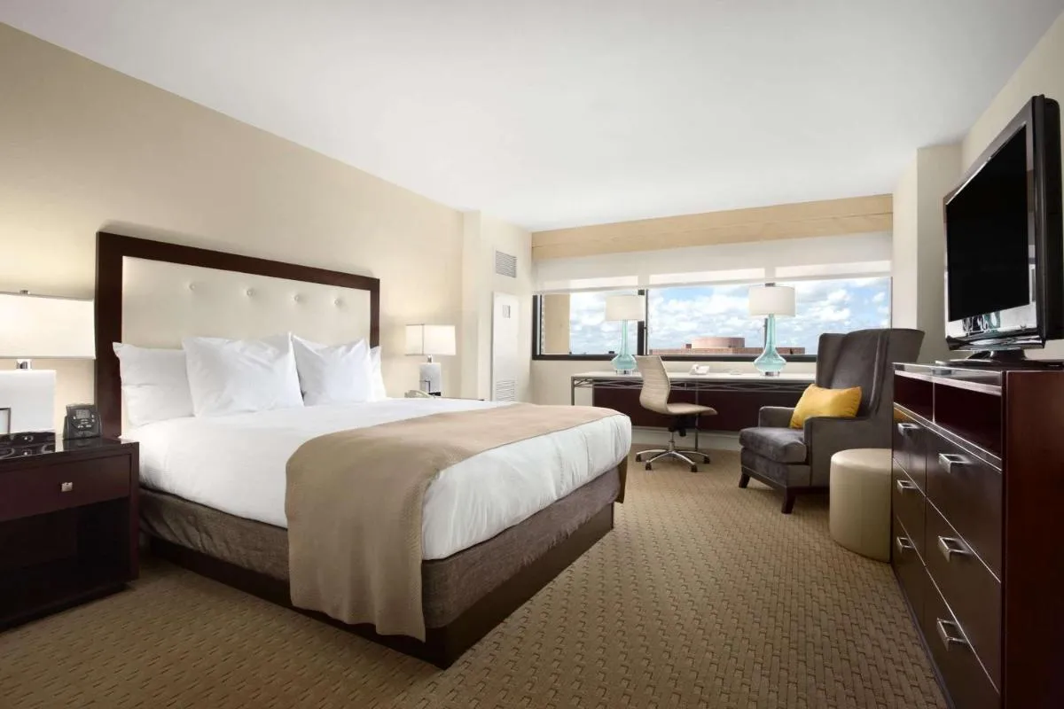 Image 1 of Hilton Miami Airport Blue Lagoon