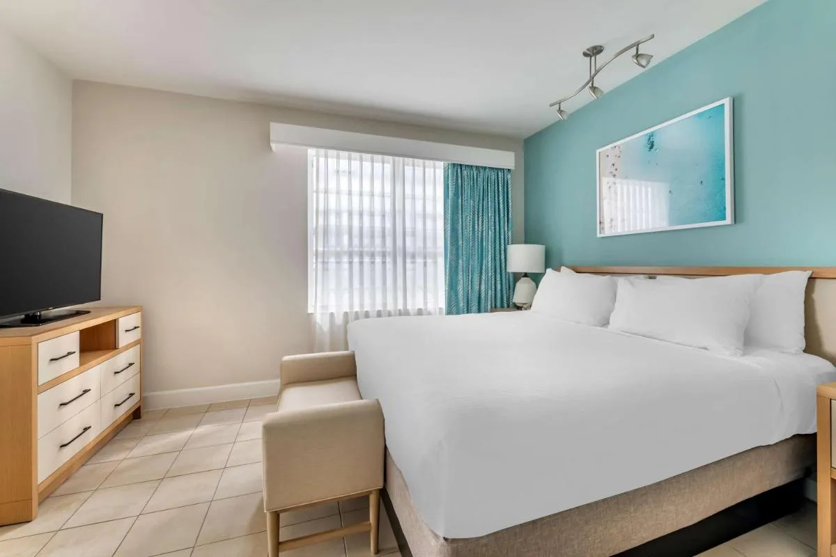 Image 1 of Hilton Vacation Club Crescent on South Beach Miami