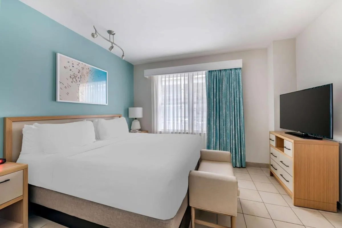 Image 5 of Hilton Vacation Club Crescent on South Beach Miami