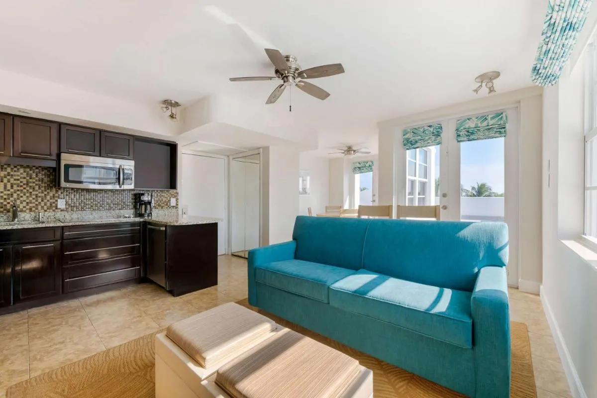 Image 4 of Hilton Vacation Club Crescent on South Beach Miami