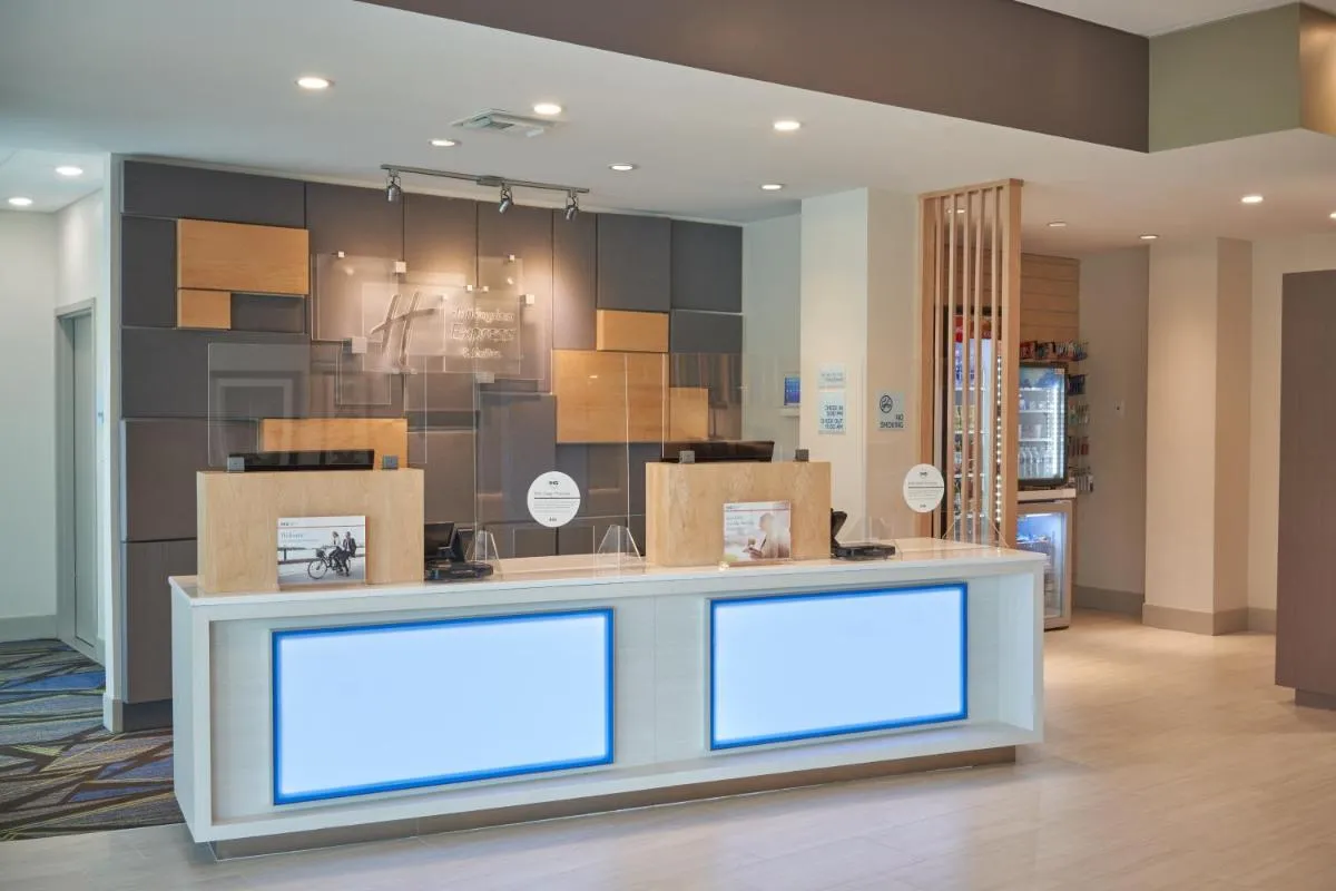 Image 2 of Holiday Inn Express Doral Miami, an IHG Hotel