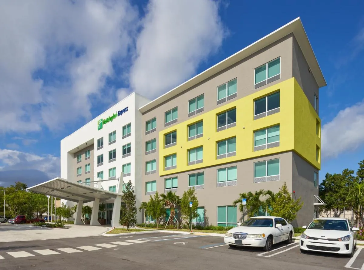 Image 4 of Holiday Inn Express Doral Miami, an IHG Hotel