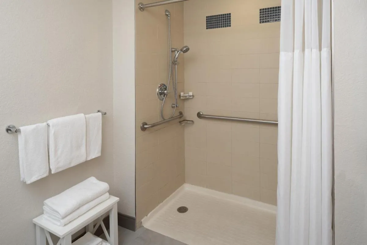 Image 2 of Holiday Inn Express Miami Airport-Blue Lagoon Area, an IHG Hotel