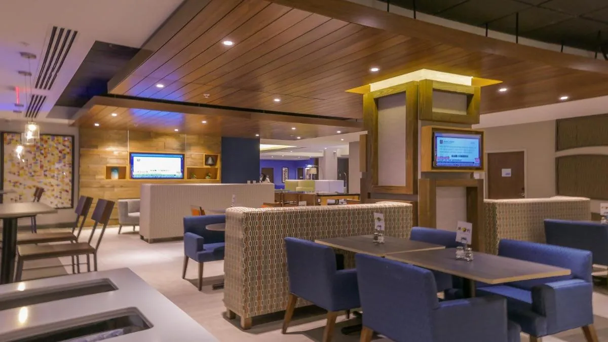 Image 3 of Holiday Inn Express & Suites Miami Airport East, an IHG Hotel
