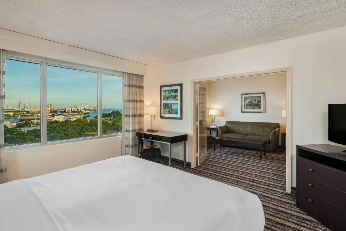Image 6 of Holiday Inn Hotel Port of Miami-Downtown, an IHG Hotel