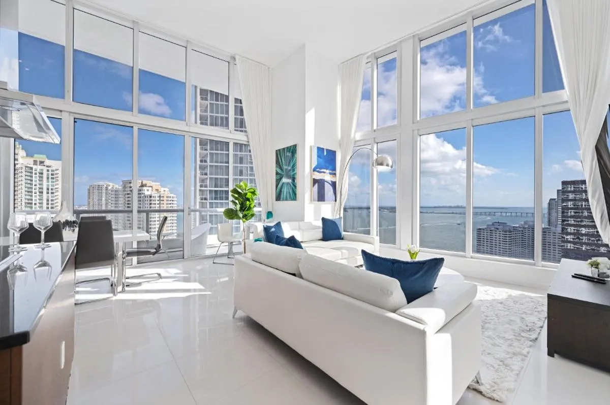 Image 5 of ICONIC LUXURIOUS HIGH CEILINGS UNIT BRICKELL w