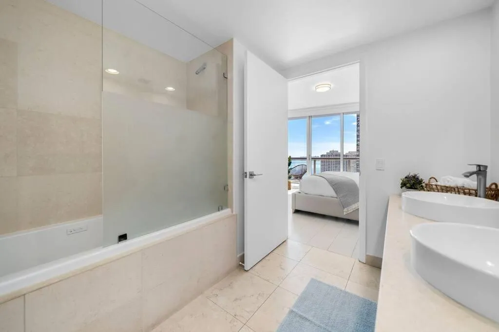 Image 5 of ICON W BRICKELL BY IMD MIAMI Splendid Ocean View 2BR 1BA