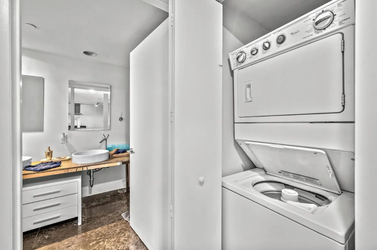 Image 2 of ICON W BRICKELL LUXURY CONDO