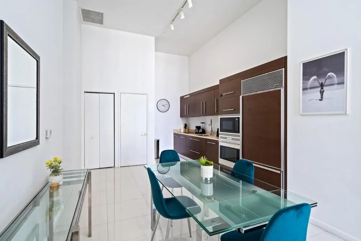 Image 6 of Icon 1 Bed With Water Views 16 ft Ceilings and Free Spa Access