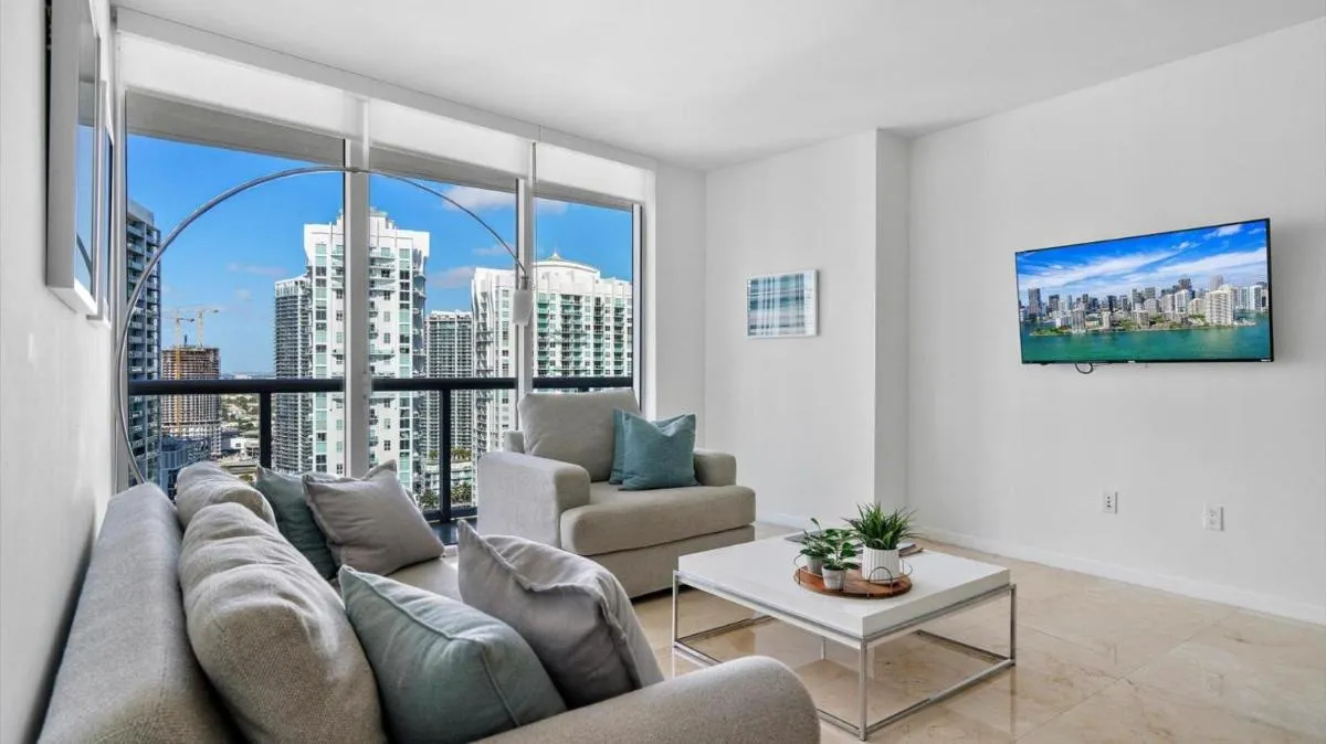 Image 4 of Icon Brickell 1 bed Miami 32nd