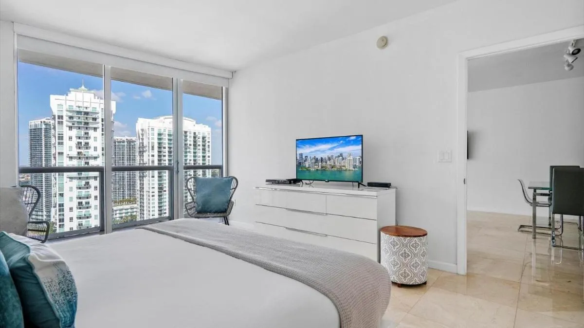 Image 6 of Icon Brickell 1 bed Miami 32nd