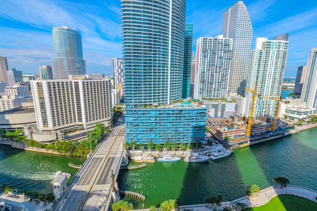 Image of Icon Brickell • 31st FLOOR •OCEAN VIEWS • FREE SPA