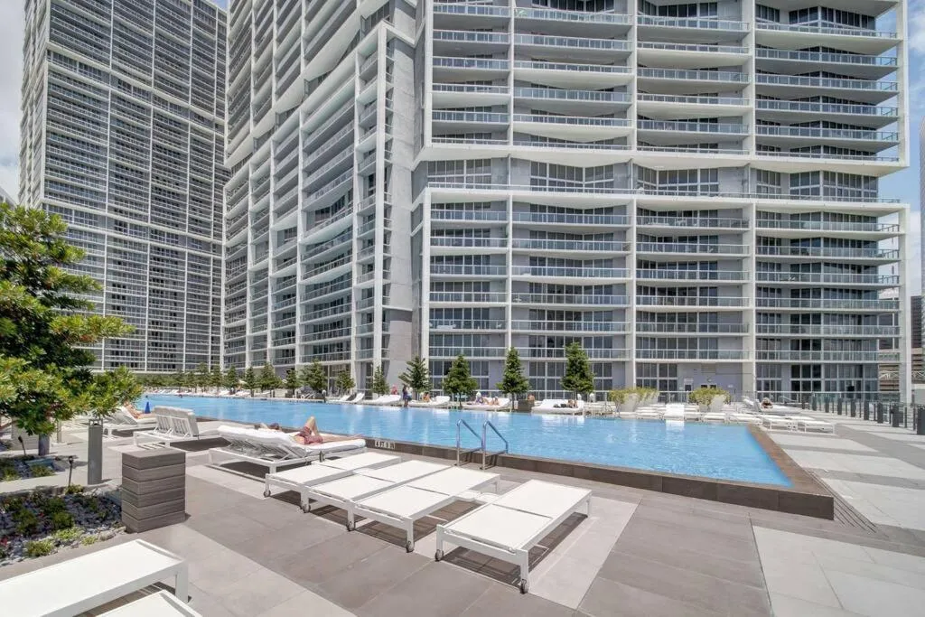 Image 3 of Icon Brickell • 31st FLOOR •OCEAN VIEWS • FREE SPA