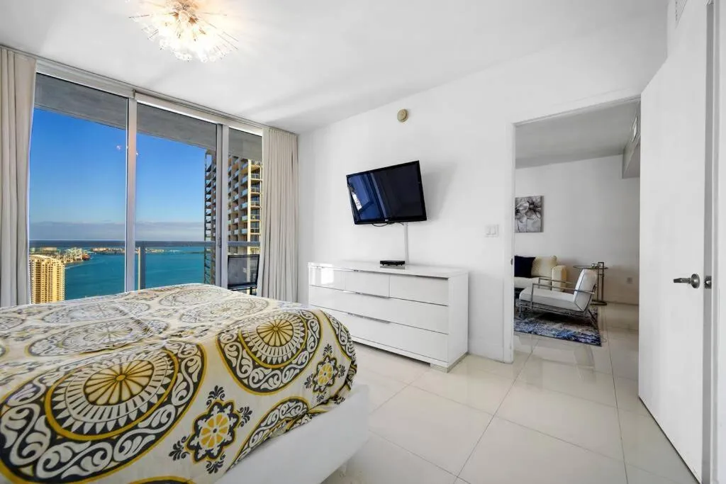 Image 4 of Icon Brickell High Floor• Bay &City Views•FREE SPA