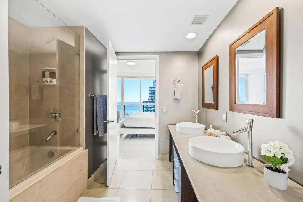 Image 2 of Icon Brickell, W Hotel – 2BR, Prime Location, Pool – Miami