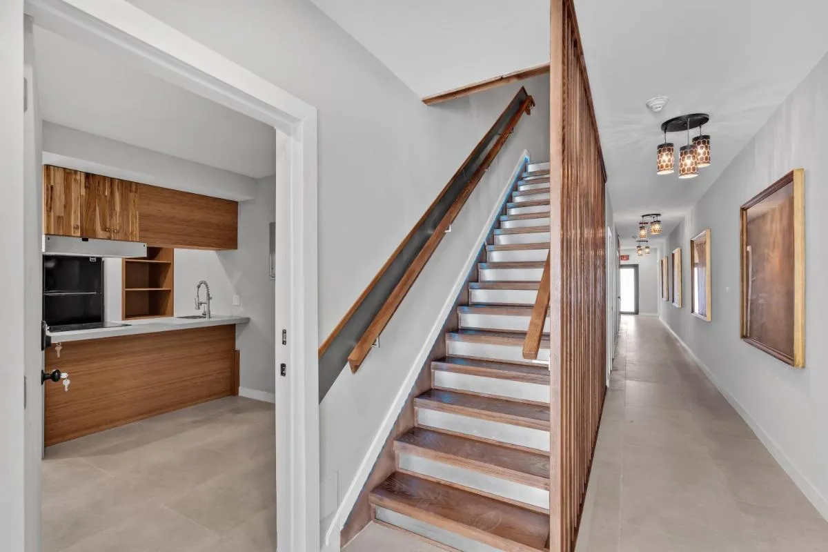 Image 3 of Incredible Comfort: Awesome Apartment with Parking