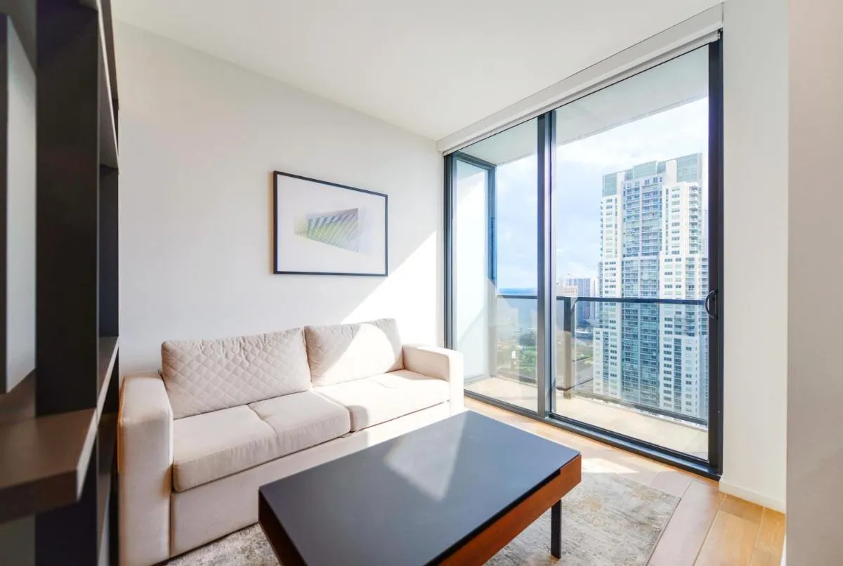 Image 3 of Incredible High-Floor Studio with Bay Views