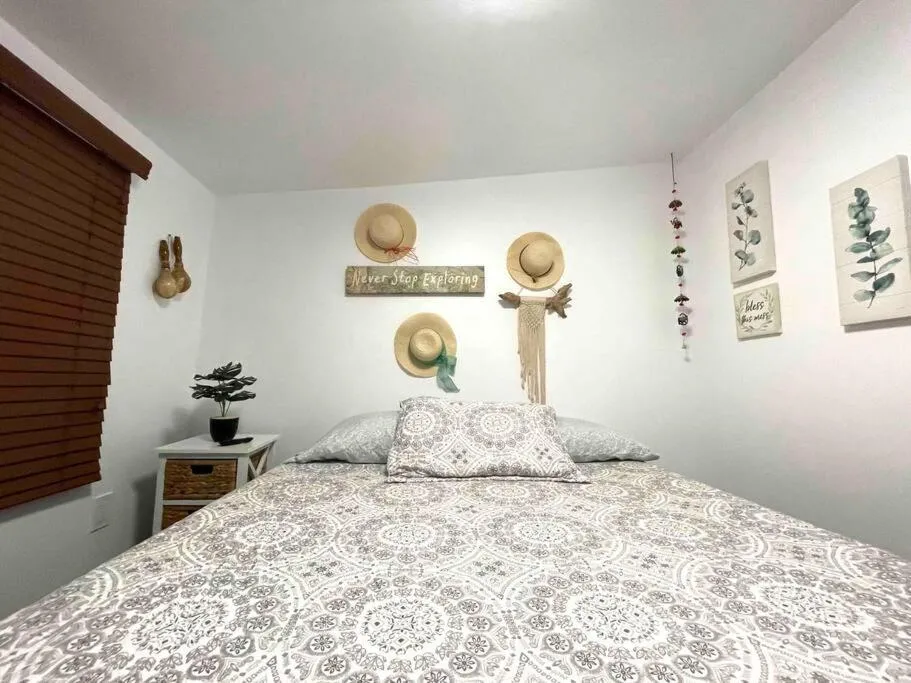 Image 1 of Independent Studio in Little Havana – 4V
