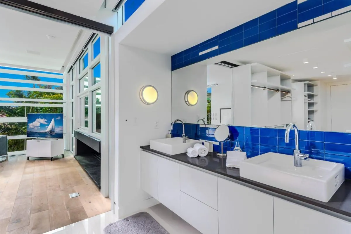 Image 2 of Indulge in Waterfront Elegance Your Ultra Luxury Miami Beach Estate Beckons!