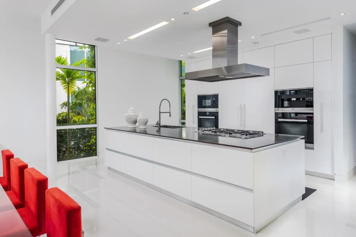 Image 4 of Indulge in Waterfront Elegance Your Ultra Luxury Miami Beach Estate Beckons!