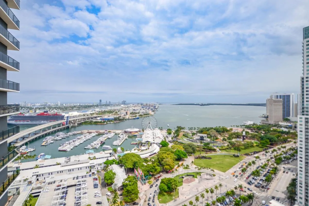 Image 4 of King Studio Just Step Away at Bayfront Park